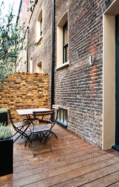 Liverpool Street, EC2m by Simra Estates